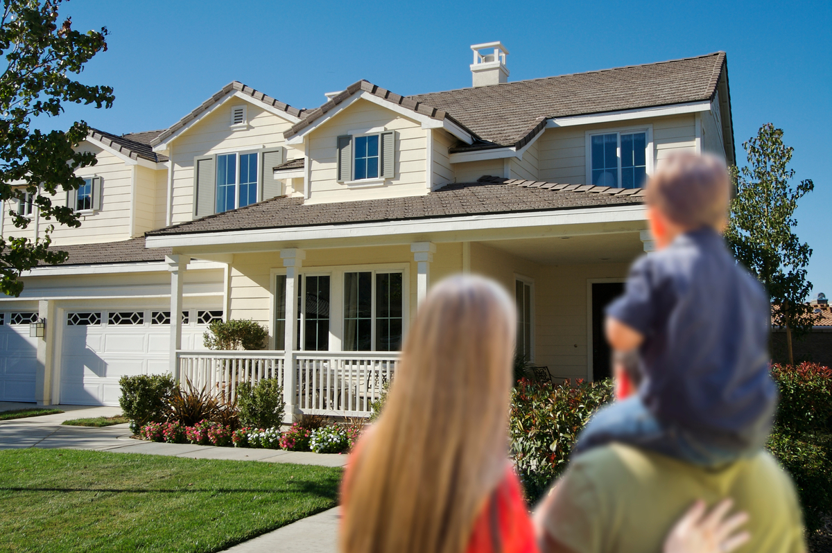 Family buying a home in Charlottesville. Family home in Charlottesville Virginia. Process of home buying in Charlottesville