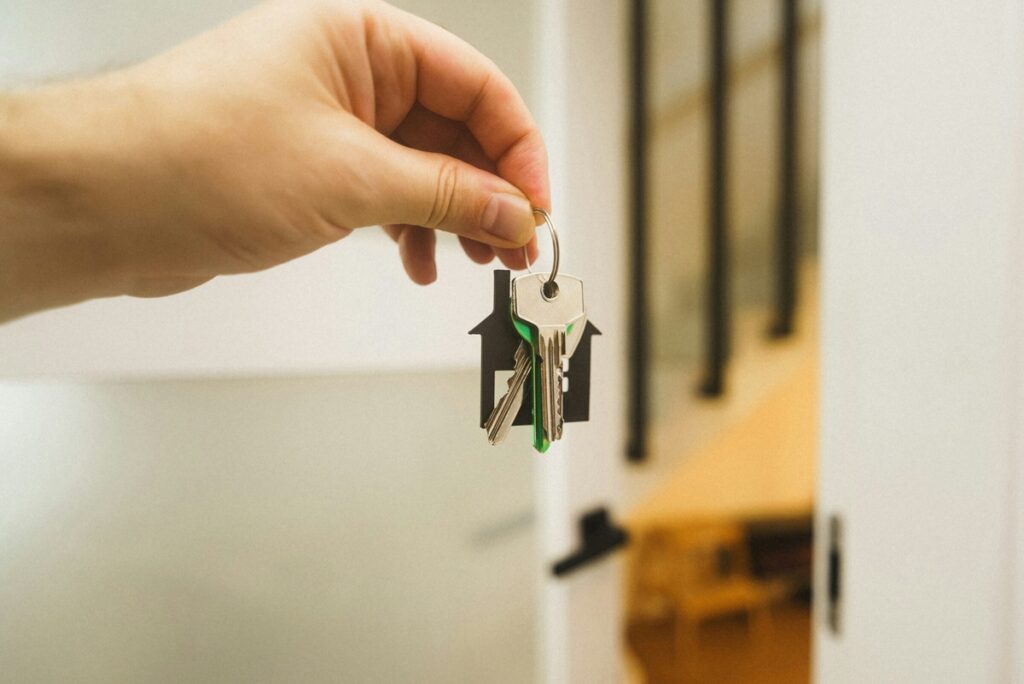 Selling with a local real estate agent, local realtor selling a home, best local realtor for selling your house, sell your house with a local realtor